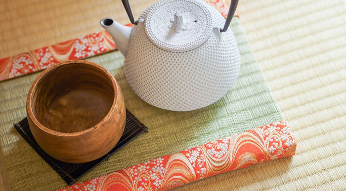 Decorative Tatami "Oitemite" Small (15 x 15 cm) with Kyoto Nishijin gold brocade woven edge JAPAN