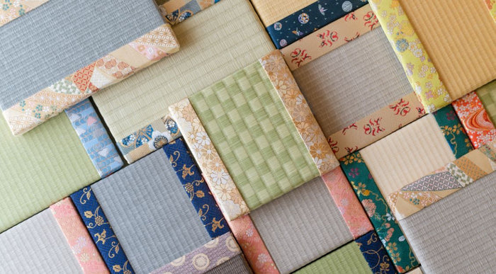 Decorative Tatami "Oitemite" Small (15 x 15 cm) with Kyoto Nishijin gold brocade woven edge JAPAN
